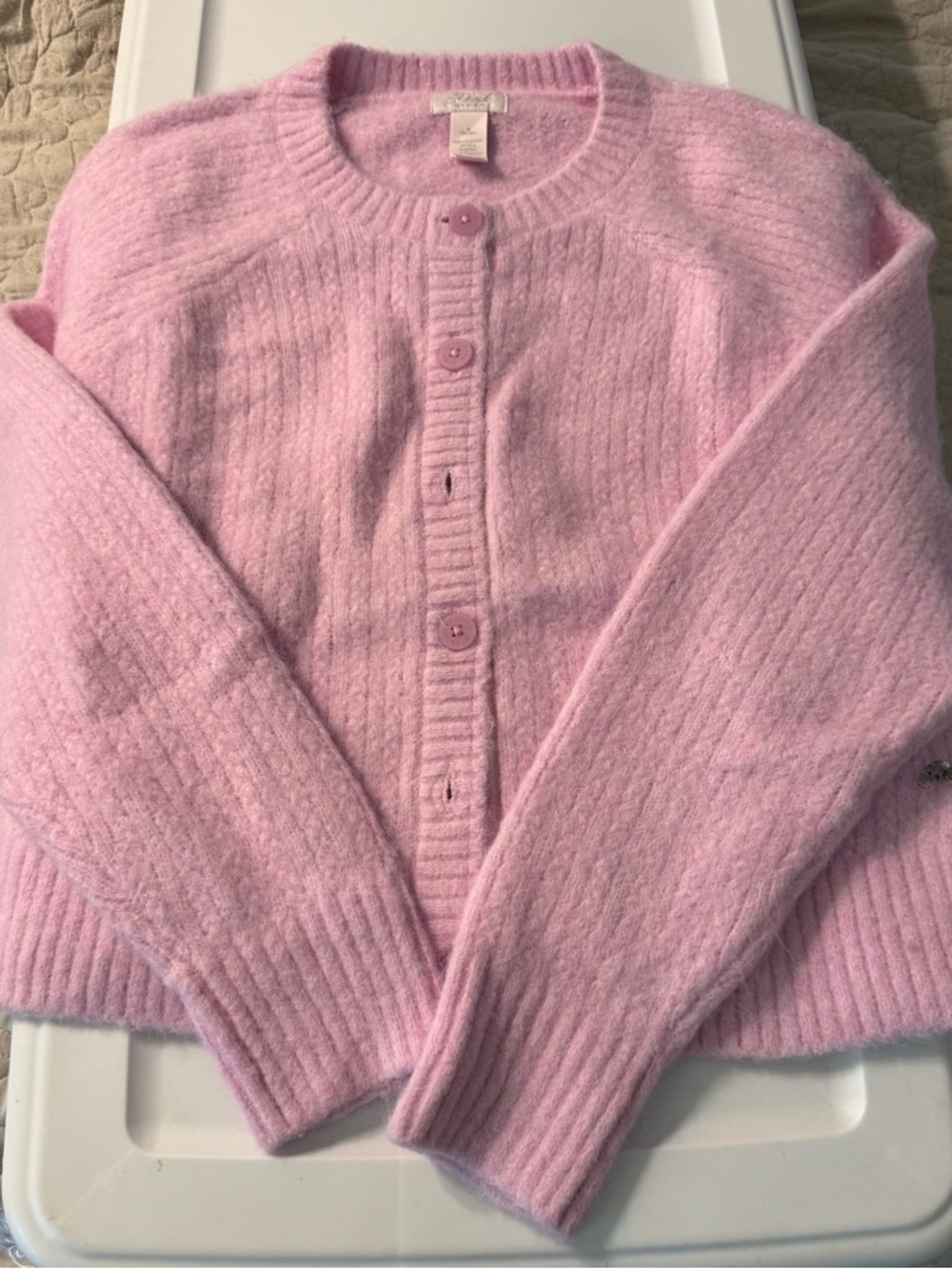 VS Pink Cropped Cardigan NWOT - Picture 3 of 6